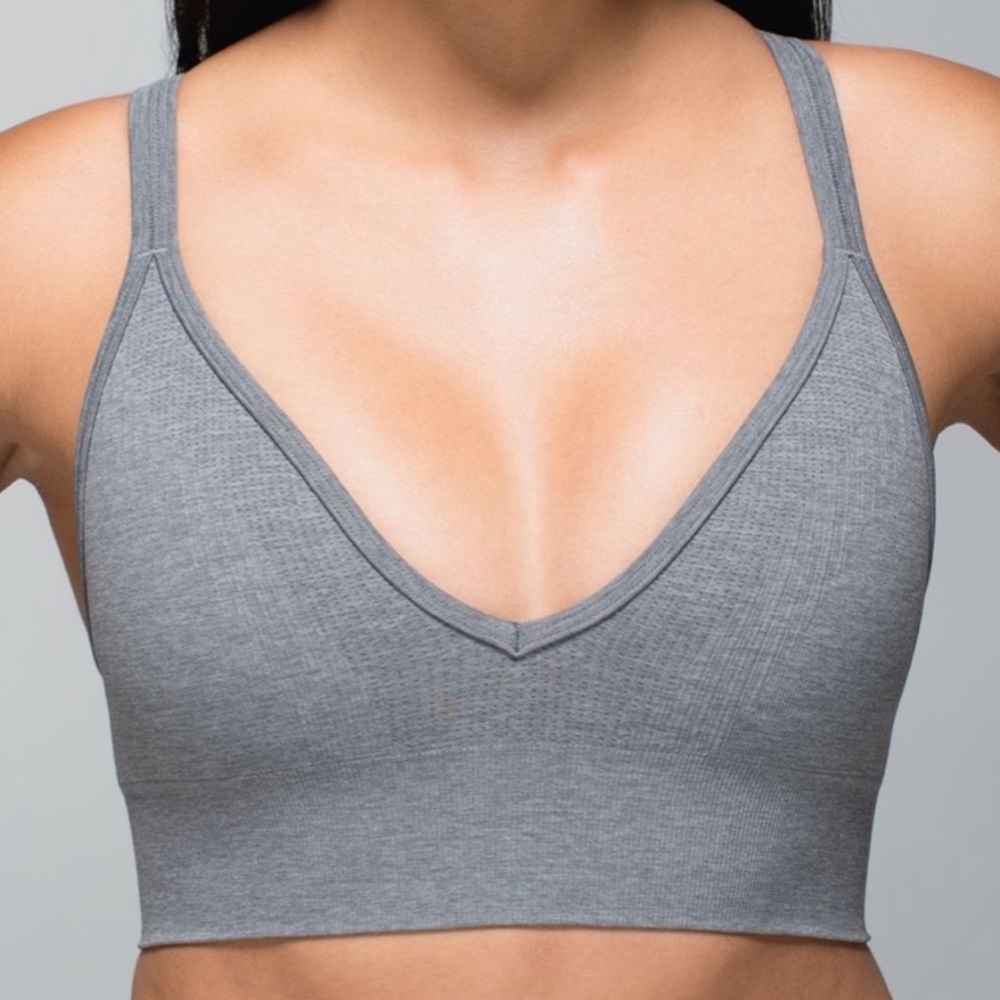 Lululemon Seamlessly Plunge bra